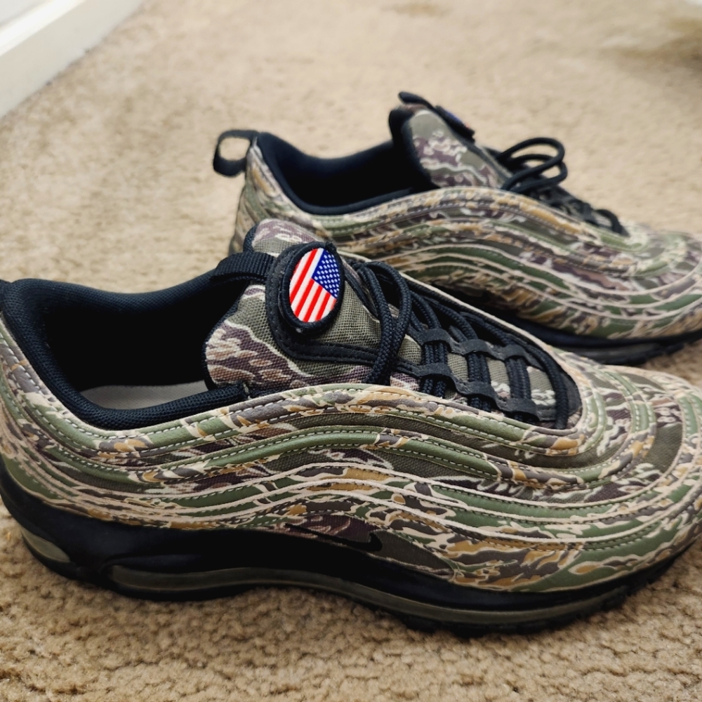Nike Sneakers 9.5 M
